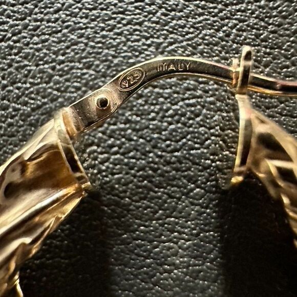 Italy Gold Vermeil Over Sterling Silver 925 Hoop Twist Earrings 1" - Picture 4 of 4